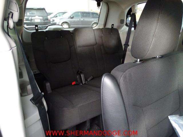 Dodge Grand Caravan 2017 photo 9